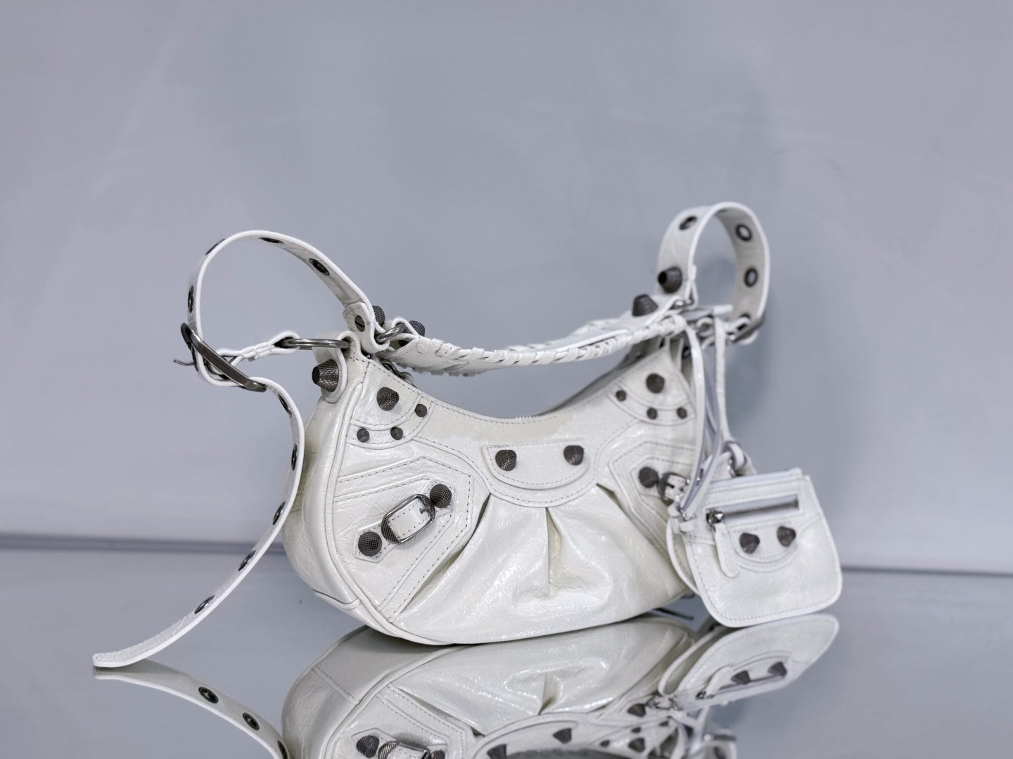 Le Cagole XS shoulder bag