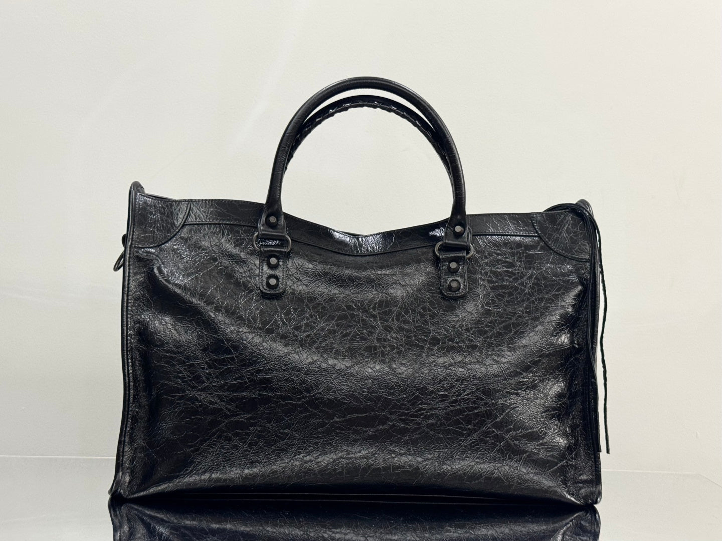 Le City medium textured-leather tote